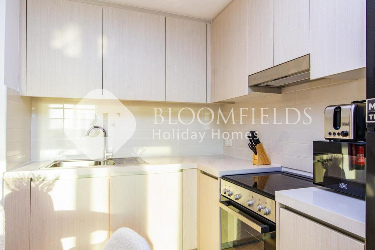 Bloomfields 1br Deluxe In Water Edge * Abu Dhabi